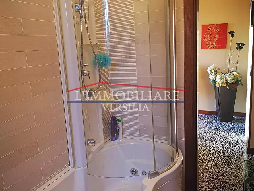 Immagine 28 di Casa bifamiliare in vendita  a Massa