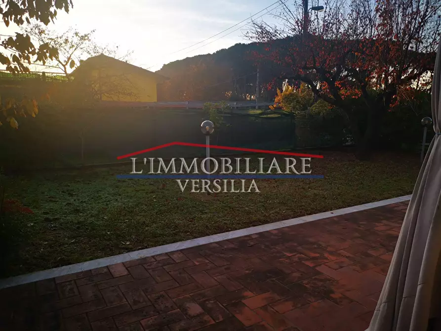 Immagine 20 di Casa bifamiliare in vendita  a Massa