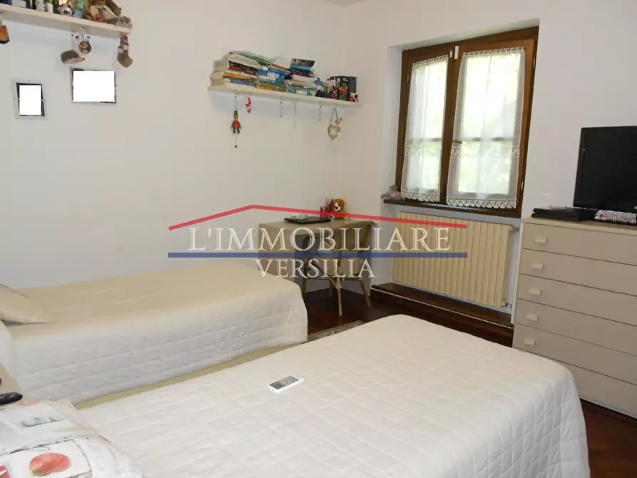 Immagine 15 di Villa in vendita  a Pietrasanta