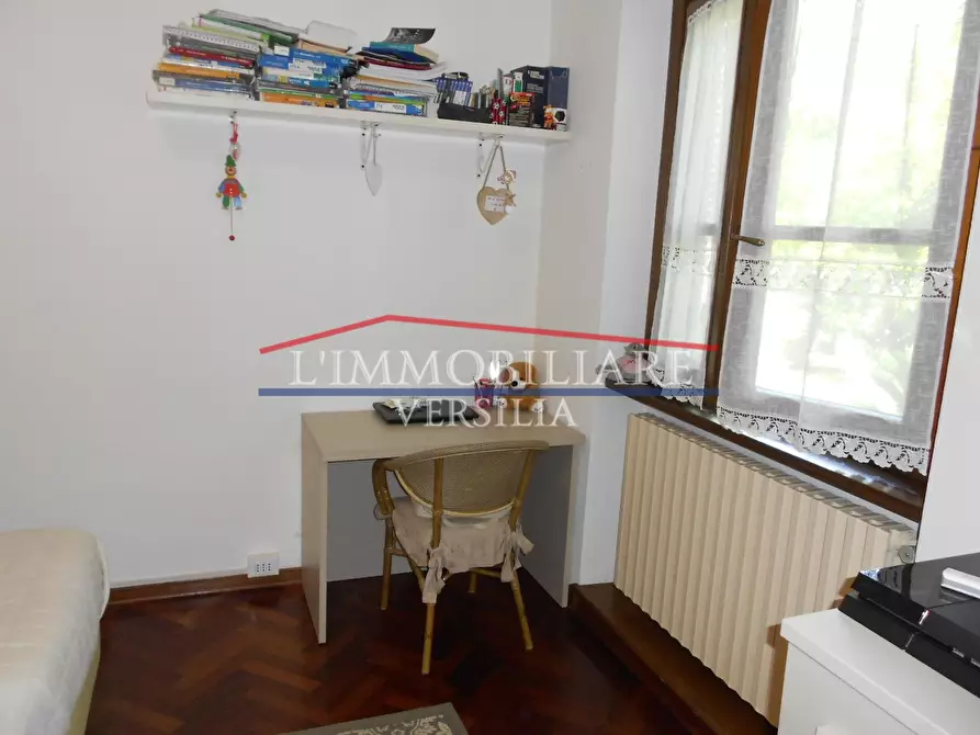 Immagine 8 di Villa in vendita  a Pietrasanta
