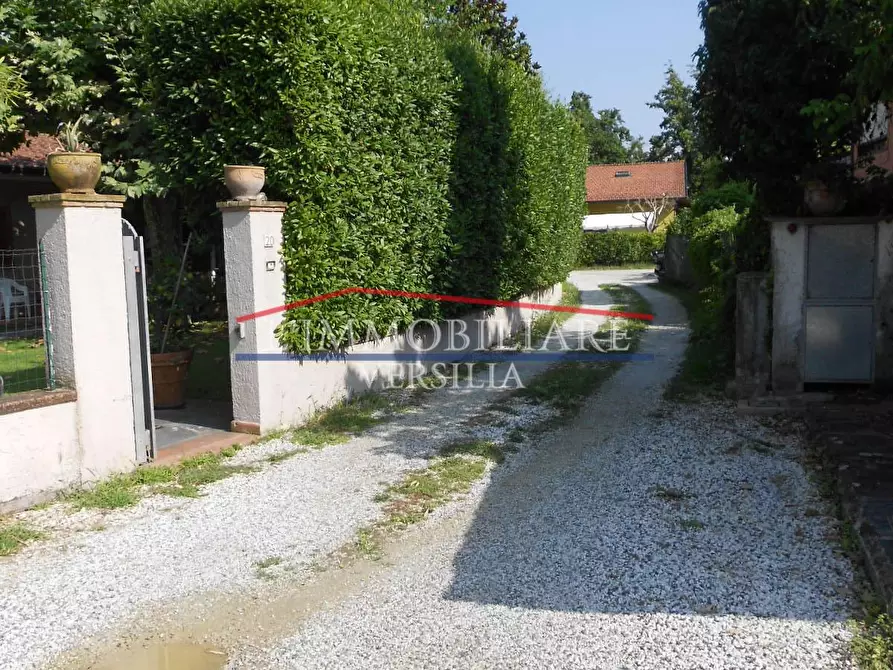 Immagine 16 di Villa in vendita  a Pietrasanta