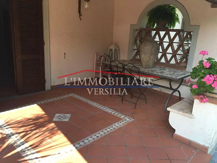 Immagine 23 di Villa in vendita  a Pietrasanta