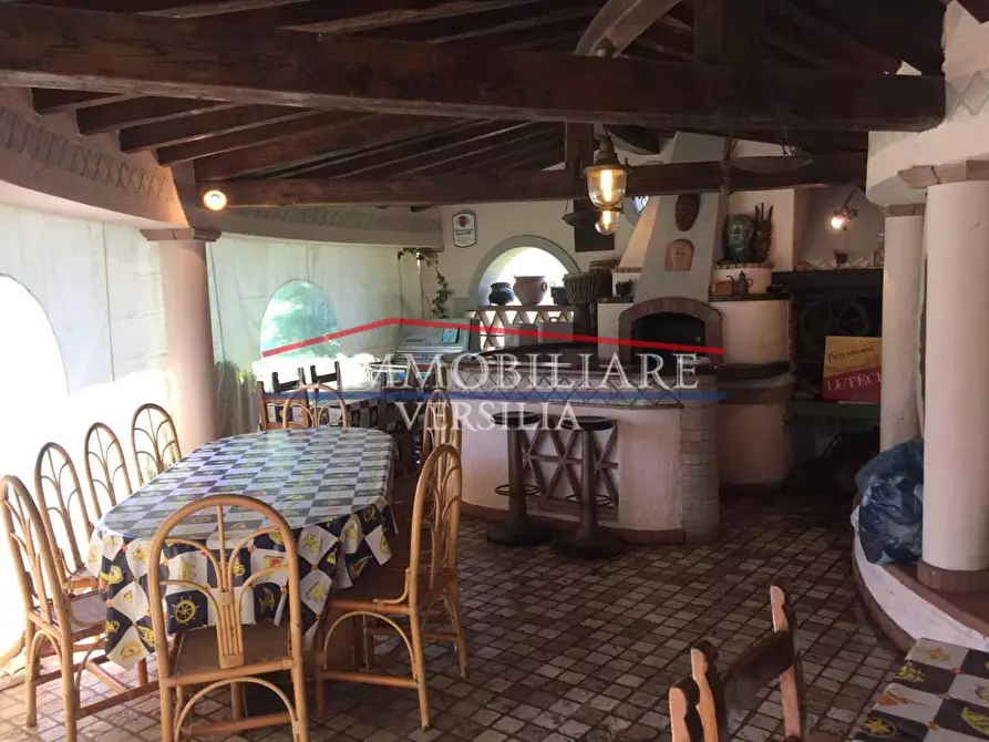 Immagine 32 di Villa in vendita  a Pietrasanta