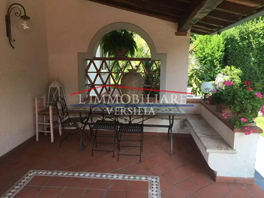 Immagine 31 di Villa in vendita  a Pietrasanta