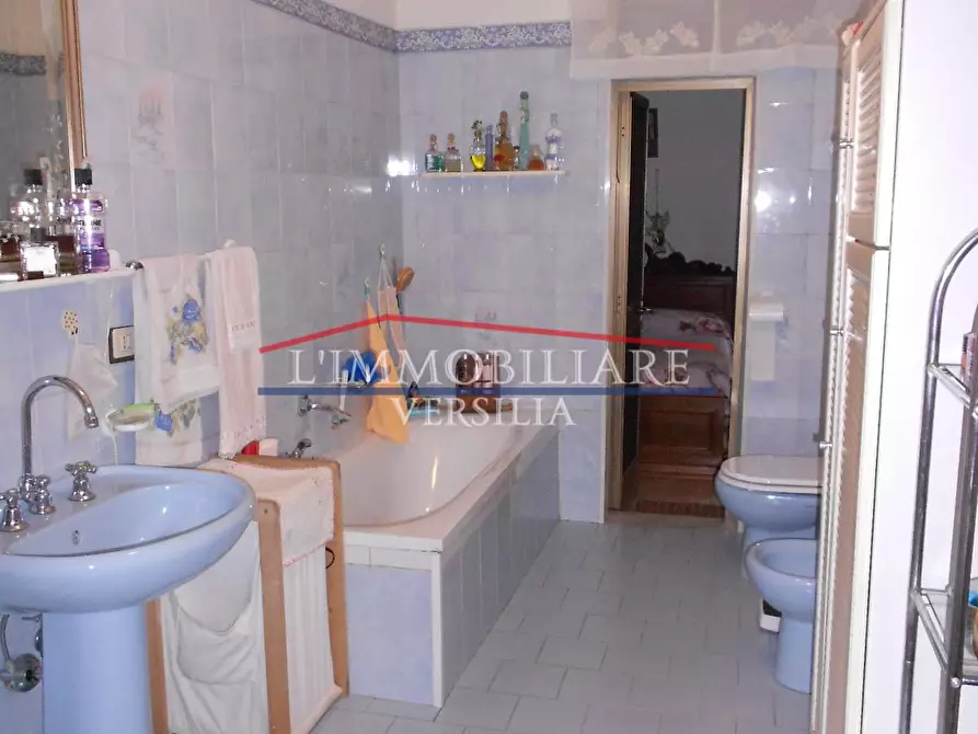 Immagine 18 di Casa indipendente in vendita  a Massa