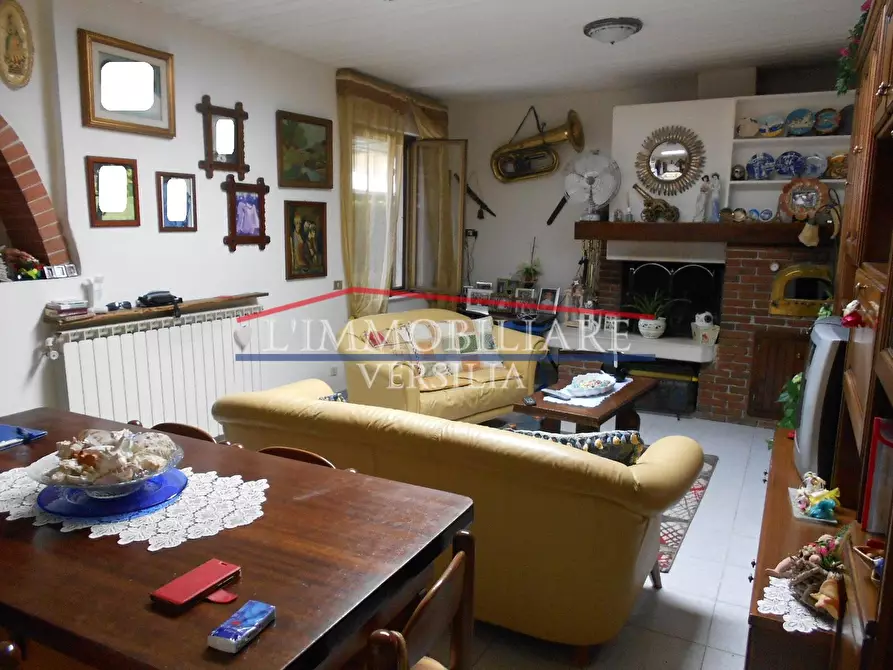 Immagine 17 di Casa indipendente in vendita  a Massa