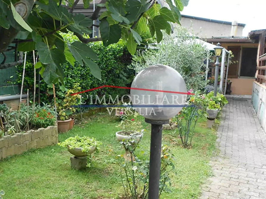 Immagine 52 di Casa indipendente in vendita  a Massa