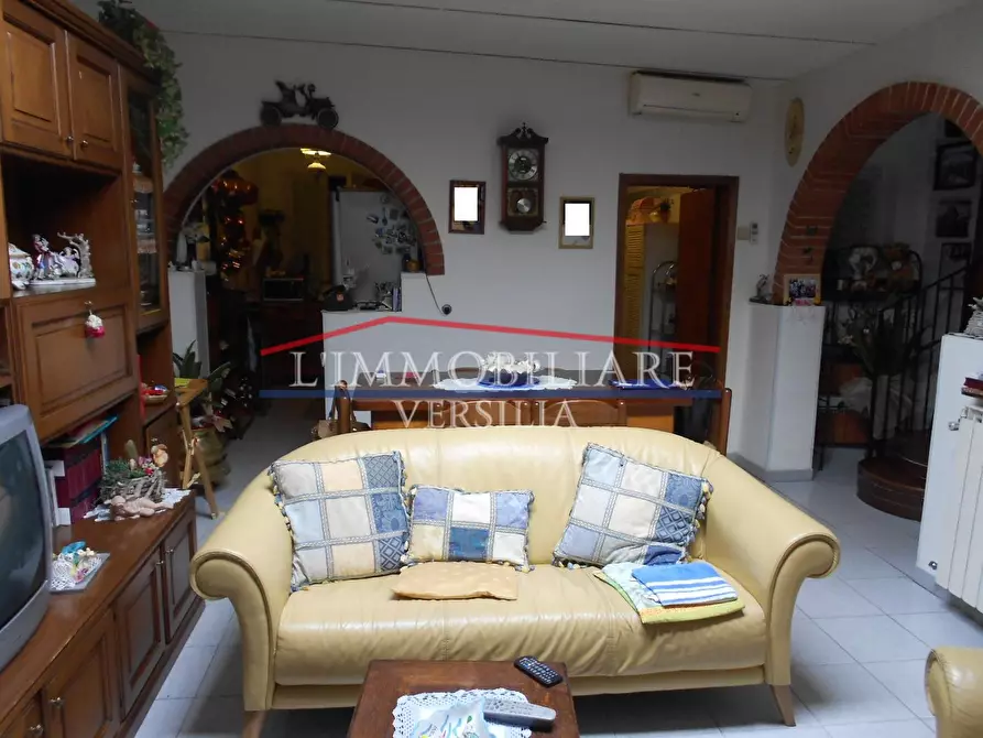 Immagine 12 di Casa indipendente in vendita  a Massa
