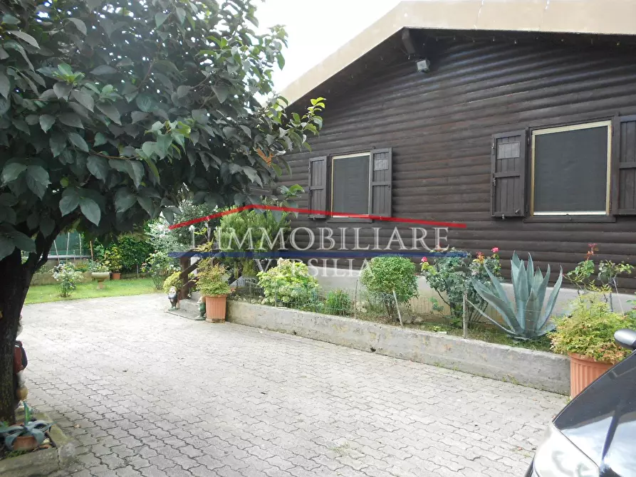 Immagine 1 di Casa indipendente in vendita  a Massa