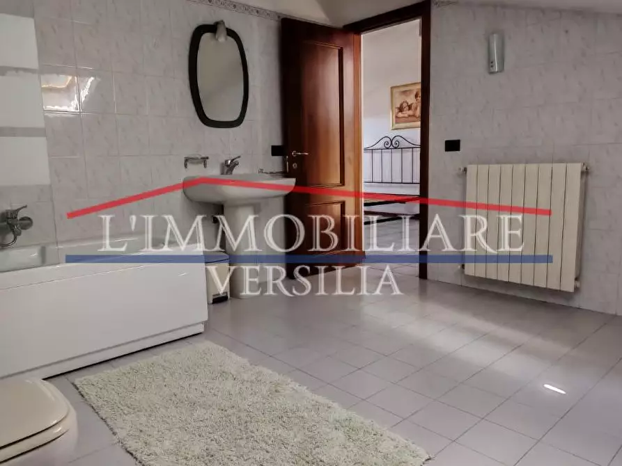 Immagine 31 di Casa indipendente in vendita  a Massa