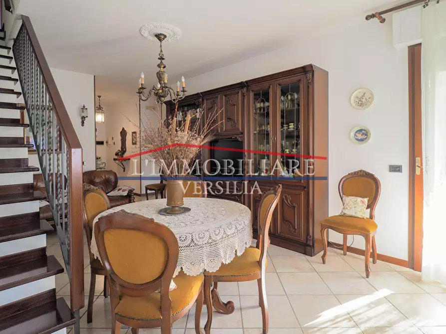 Immagine 3 di Casa indipendente in vendita  a Massa