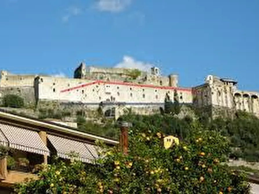 Immagine 27 di Casa indipendente in vendita  a Massa