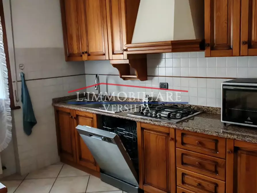 Immagine 16 di Casa indipendente in vendita  a Massa