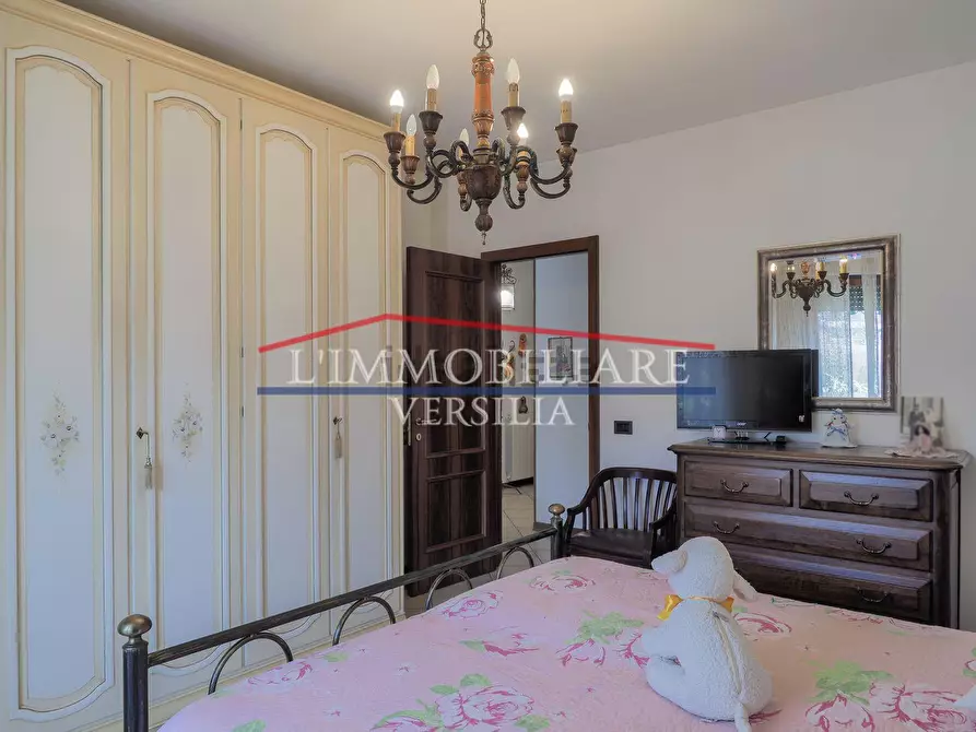 Immagine 13 di Casa indipendente in vendita  a Massa