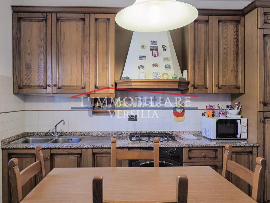 Immagine 10 di Casa indipendente in vendita  a Massa