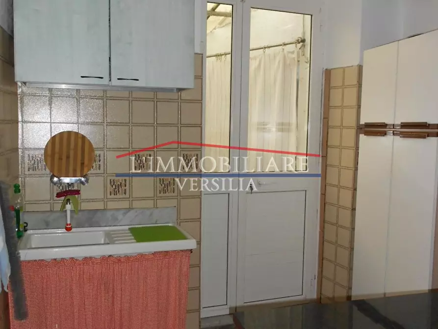 Immagine 11 di Appartamento in vendita  a Carrara