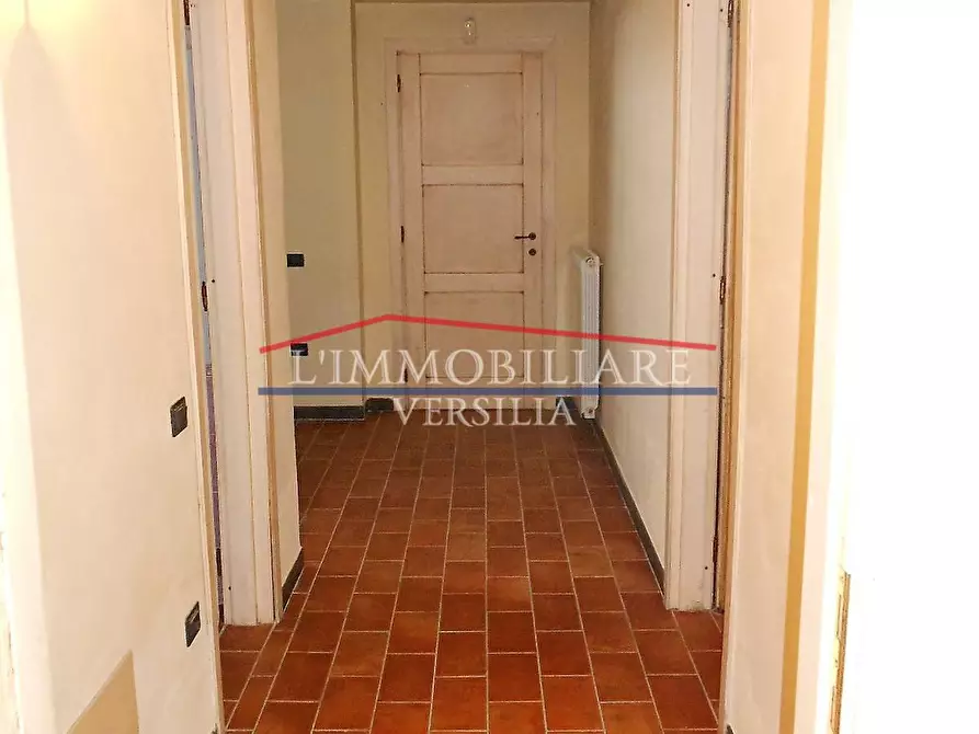 Immagine 54 di Villa in vendita  a Pietrasanta