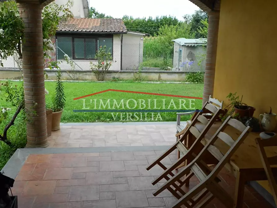 Immagine 16 di Villa in vendita  a Pietrasanta