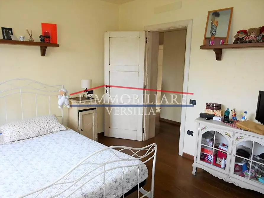 Immagine 12 di Villa in vendita  a Pietrasanta