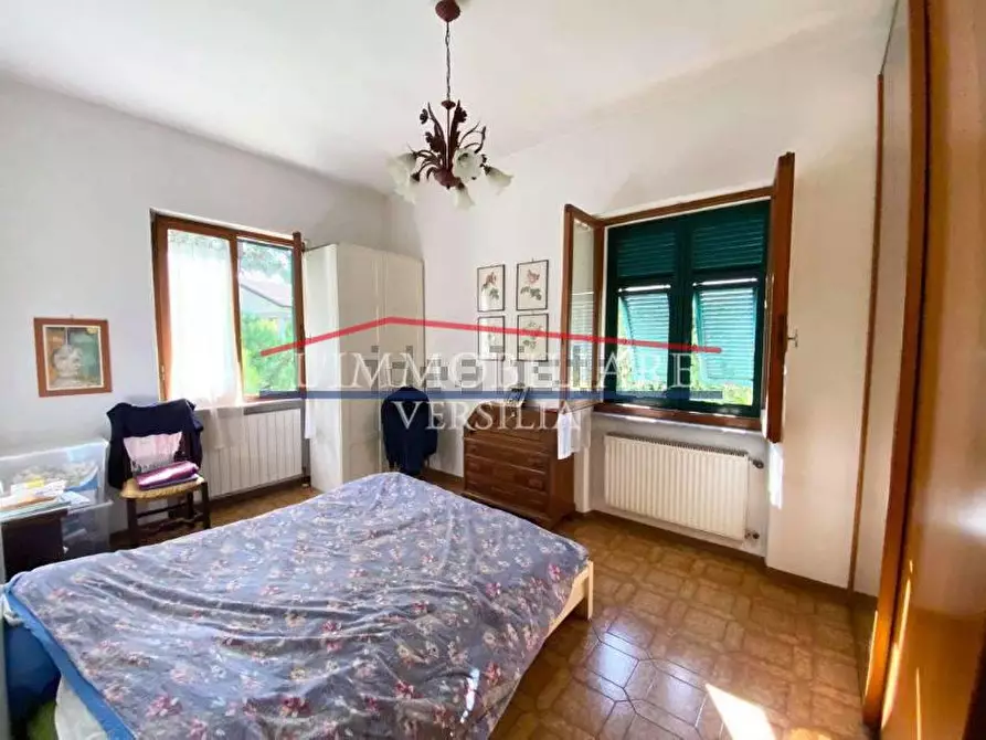 Immagine 13 di Villa in vendita  a Massa