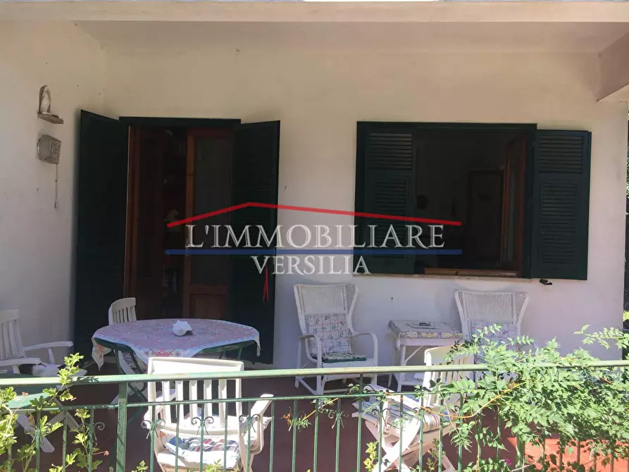 Immagine 20 di Villa in vendita  a Massa