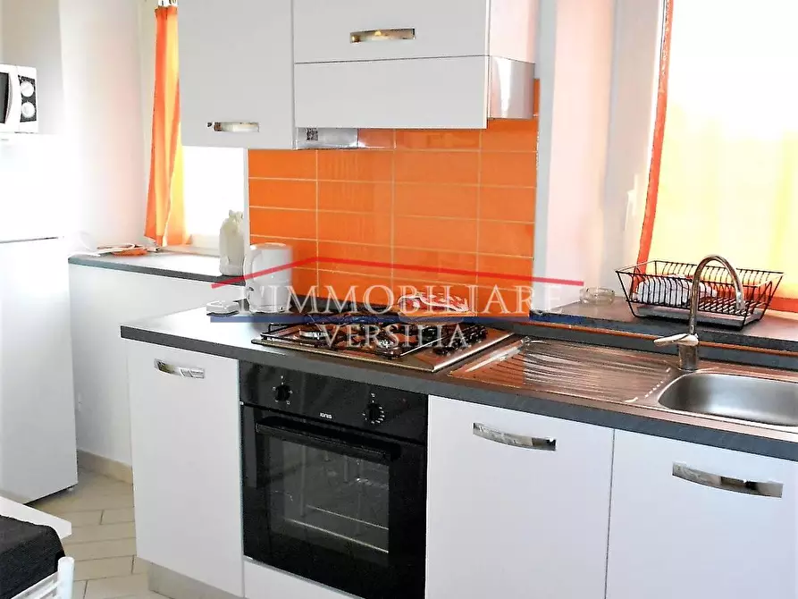 Immagine 25 di Casa semindipendente in vendita  a Massa