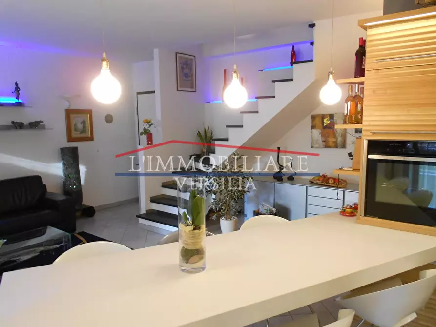 Immagine 3 di Appartamento in vendita  a Massa