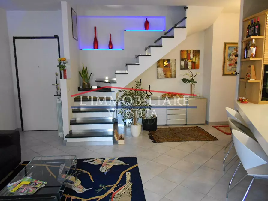 Immagine 2 di Appartamento in vendita  a Massa