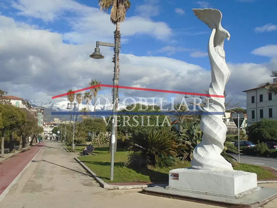 Immagine 30 di Porzione di casa in vendita  a Massa