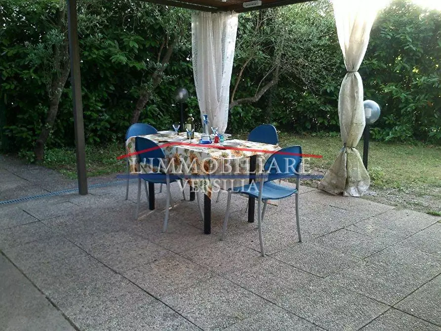 Immagine 2 di Porzione di casa in vendita  a Massa