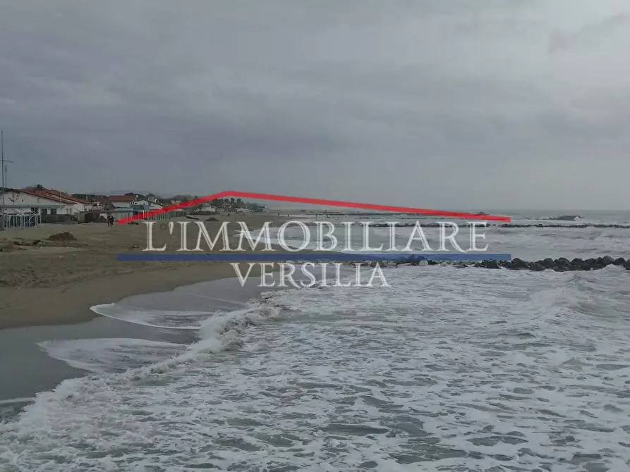 Immagine 28 di Porzione di casa in vendita  a Massa