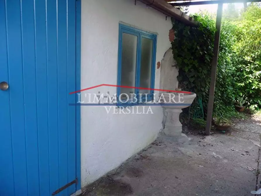 Immagine 43 di Porzione di casa in vendita  a Massa