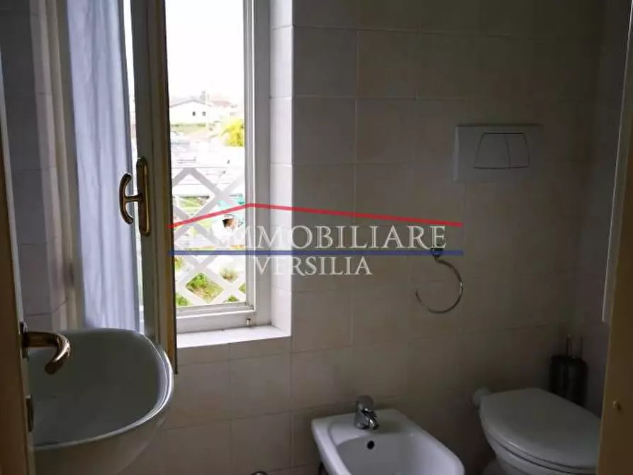 Immagine 18 di Porzione di casa in vendita  a Massa