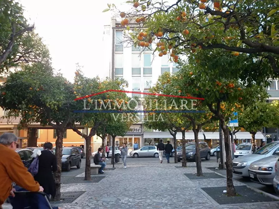 Immagine 6 di Locale commerciale in vendita  a Massa