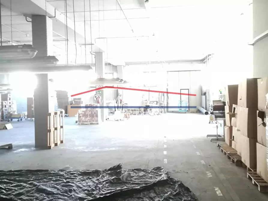 Immagine 1 di Capannone industriale in vendita  a Massa