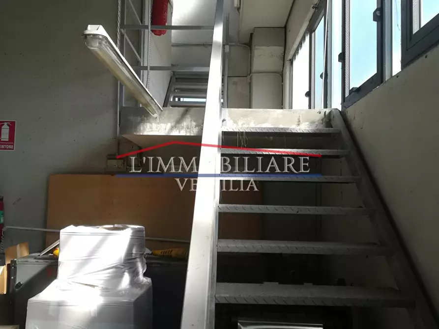 Immagine 24 di Capannone industriale in vendita  a Massa