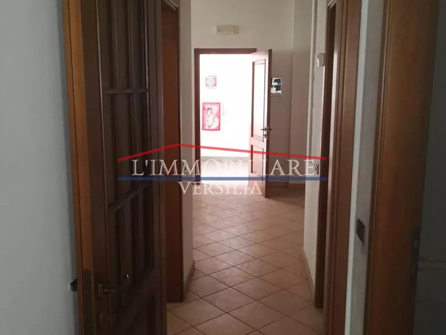 Immagine 13 di Capannone industriale in vendita  a Massa