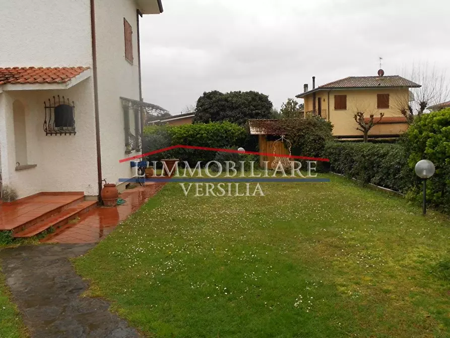 Immagine 37 di Casa semindipendente in vendita  a Seravezza