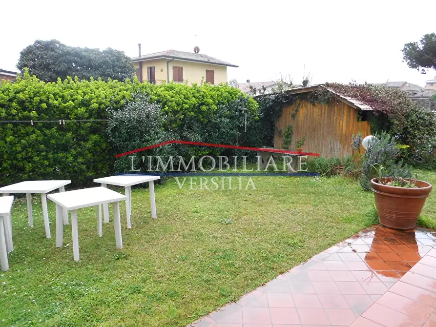 Immagine 16 di Casa semindipendente in vendita  a Seravezza