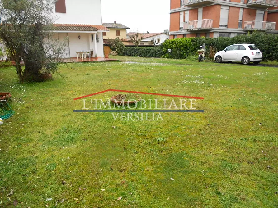 Immagine 38 di Casa semindipendente in vendita  a Seravezza