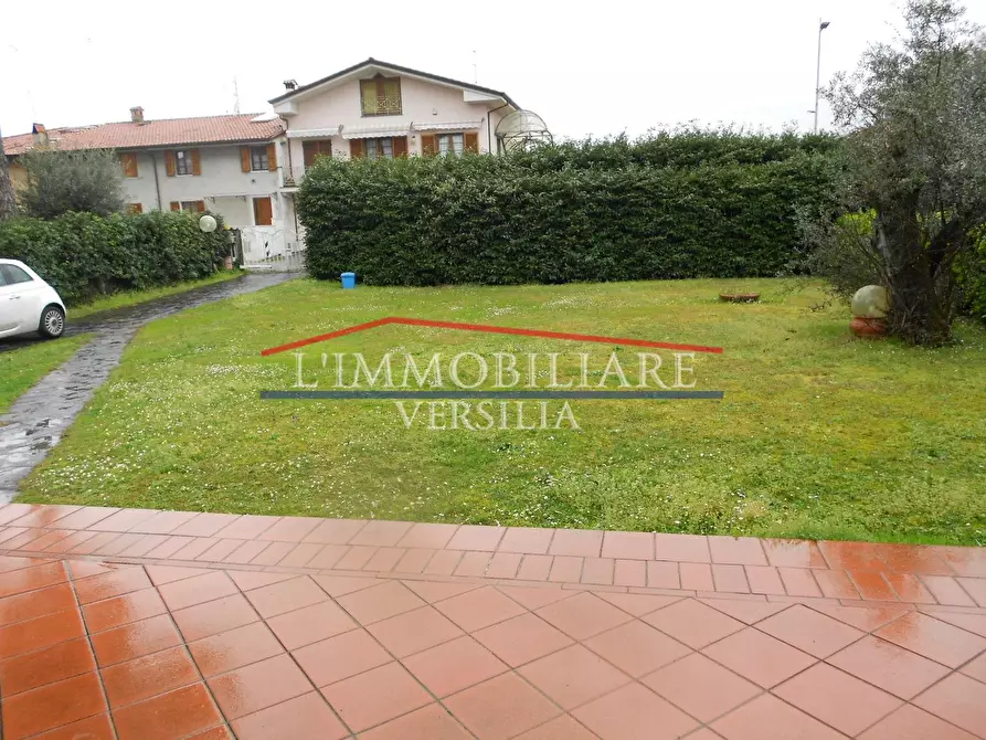 Immagine 42 di Casa semindipendente in vendita  a Seravezza