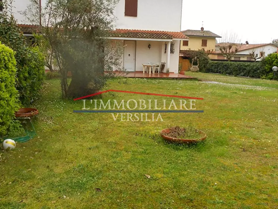 Immagine 5 di Casa semindipendente in vendita  a Seravezza