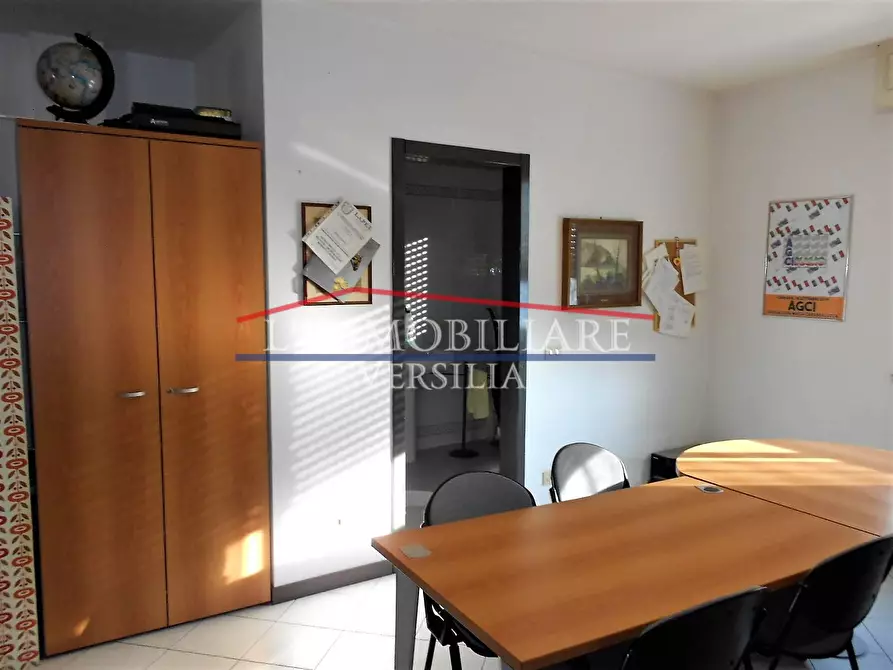 Immagine 12 di Ufficio in vendita  a Carrara