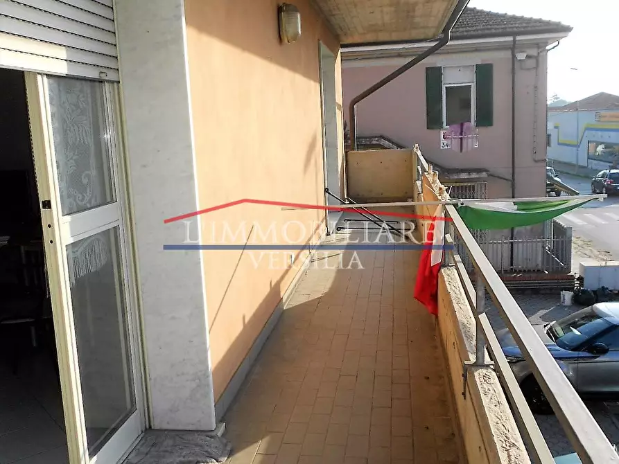 Immagine 14 di Ufficio in vendita  a Carrara