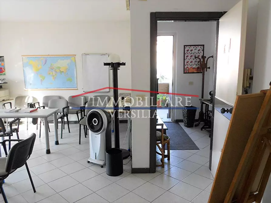 Immagine 5 di Ufficio in vendita  a Carrara