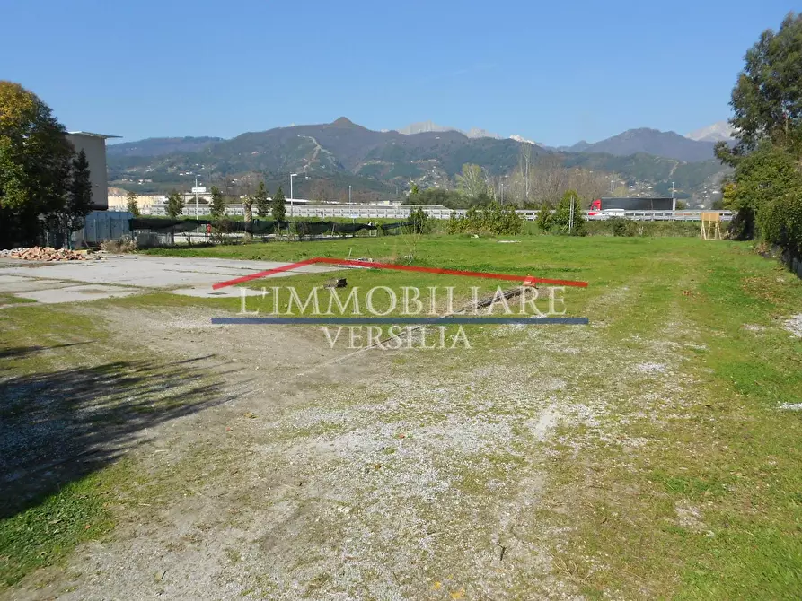 Immagine 16 di Capannone industriale in vendita  a Seravezza