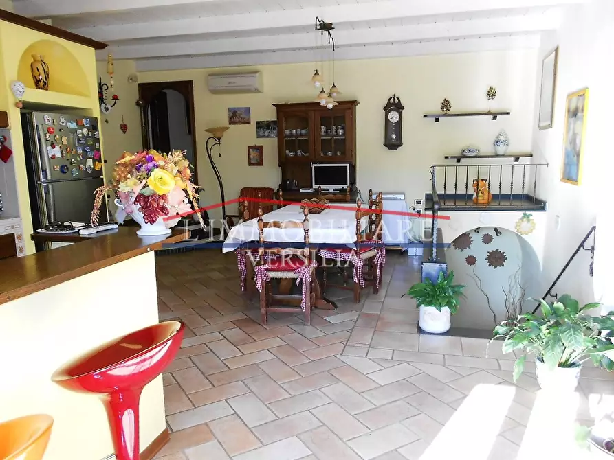 Immagine 10 di Villa in vendita  a Seravezza