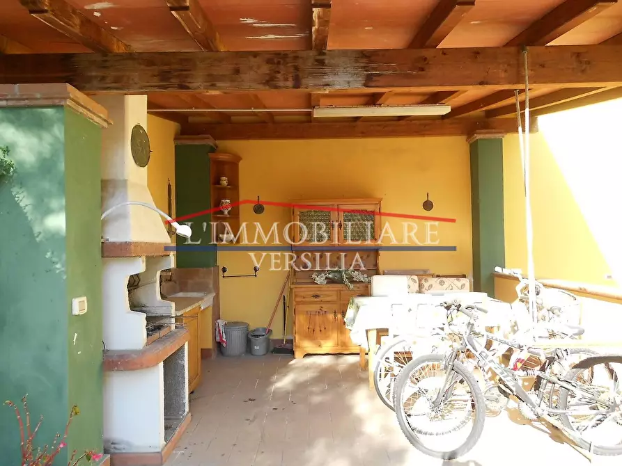 Immagine 22 di Villa in vendita  a Seravezza