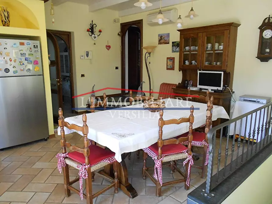 Immagine 32 di Villa in vendita  a Seravezza