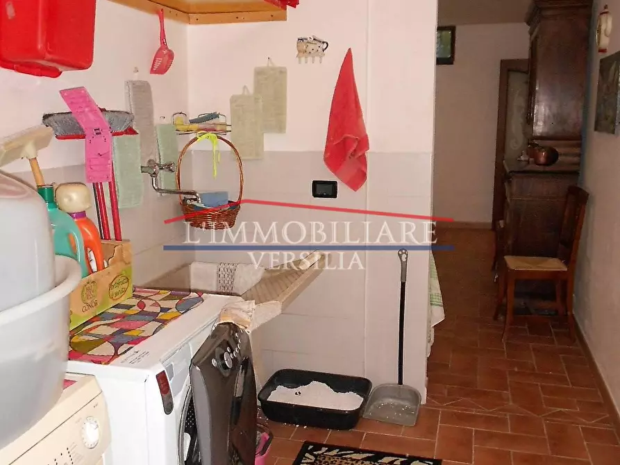 Immagine 66 di Villa in vendita  a Seravezza